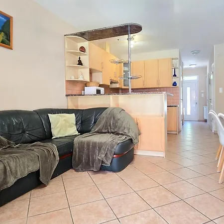 Horvath Vendeghaz Apartment